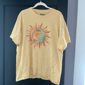 oversized yellow graphic tee